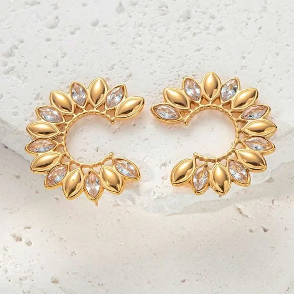 vintage style stud earrings A457